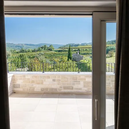 Andolini Villa *